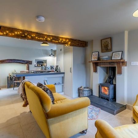 Cotswold Way Cottage Страуд Екстериор снимка